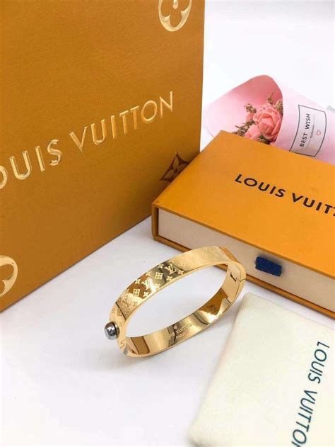 louis vuitton monogram world tour bracelet